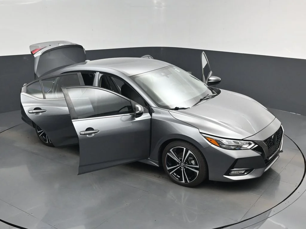 Used 2022 Gray Nissan SR image 19