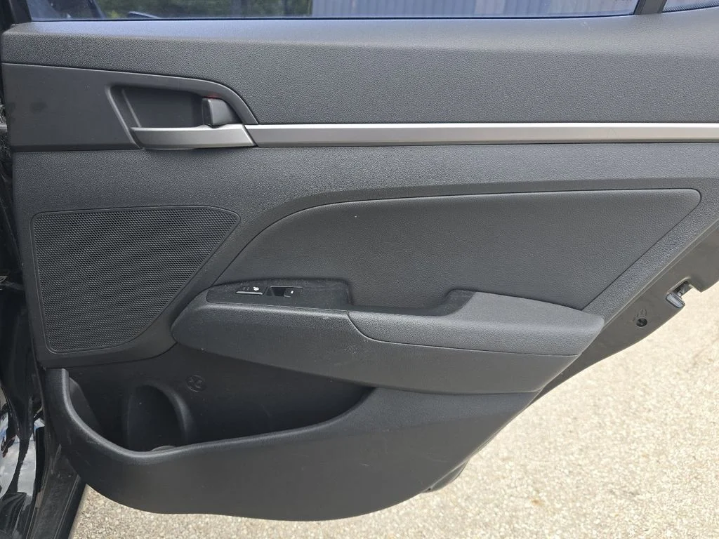 Used 2017 Black Hyundai Limited image 22