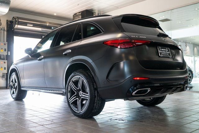 New 2026 MANUFAKTUR exclusive graphite grey magno Mercedes-Benz GLC 300 image 38