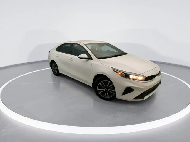 Used 2023 White Kia LXS image 8