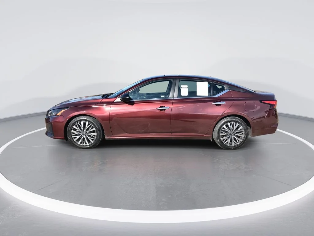 Used 2024 Red Nissan 2.5 SV image 5