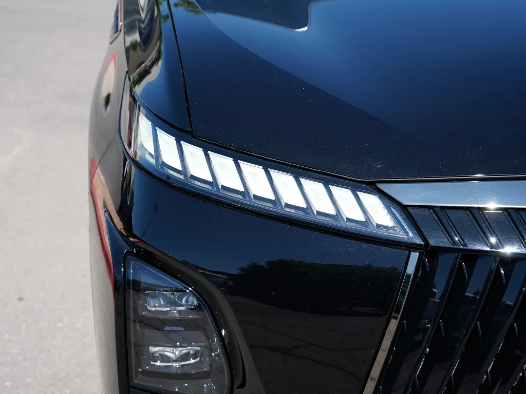 Certified Used 2026 Mineral Black/Graphite Shadow INFINITI AUTOGRAPH image 2