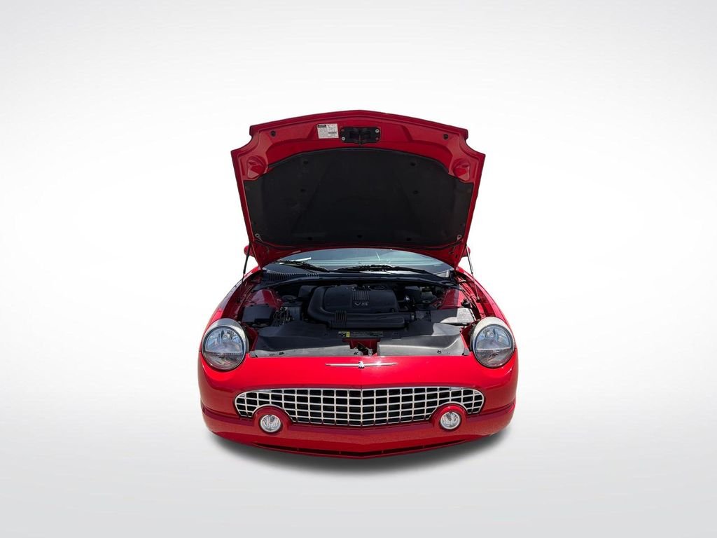 Used 2002 Red Ford Base image 11