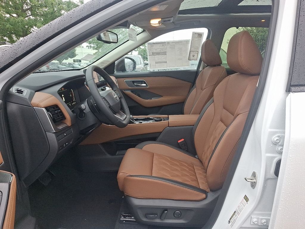 New 2026 Everest White Pearl TriCoat / Super Black Two-tone Nissan Platinum image 6