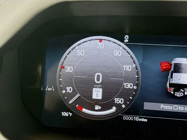 New 2026 Fuji White Land Rover X-Dynamic SE image 13