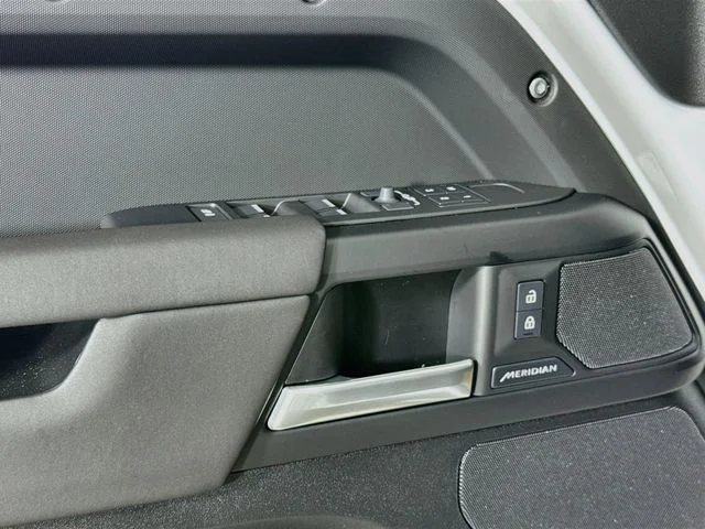 New 2026 Fuji White Land Rover S image 20