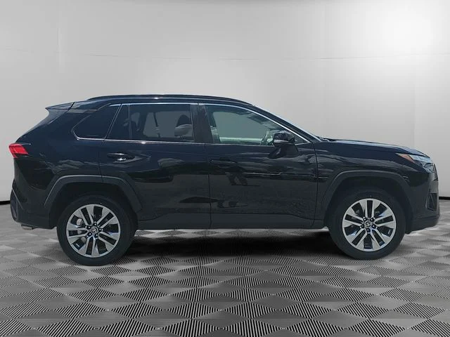 Used 2023 Black Toyota XLE Premium image 5