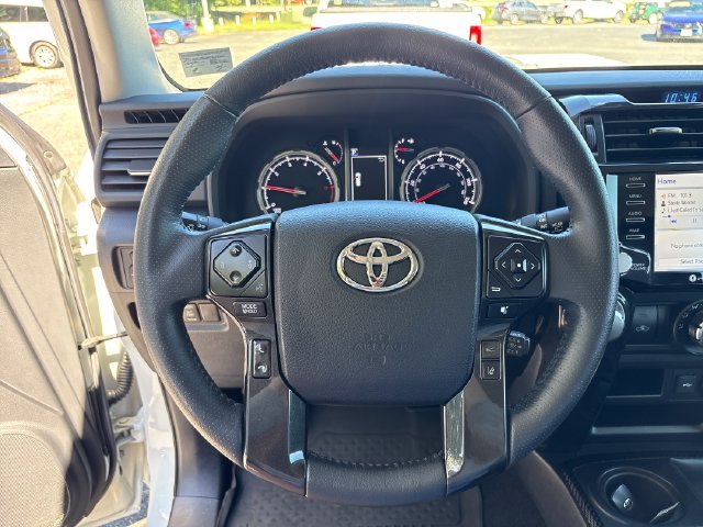 Used 2021 White Toyota Venture image 17