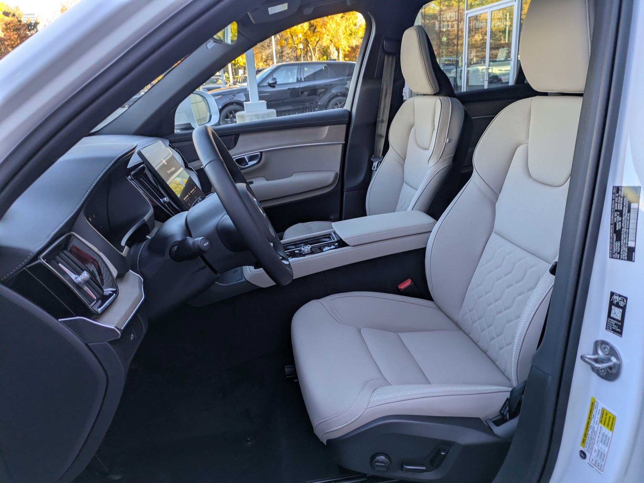 2026 Volvo XC90 Plus - Photo 12
