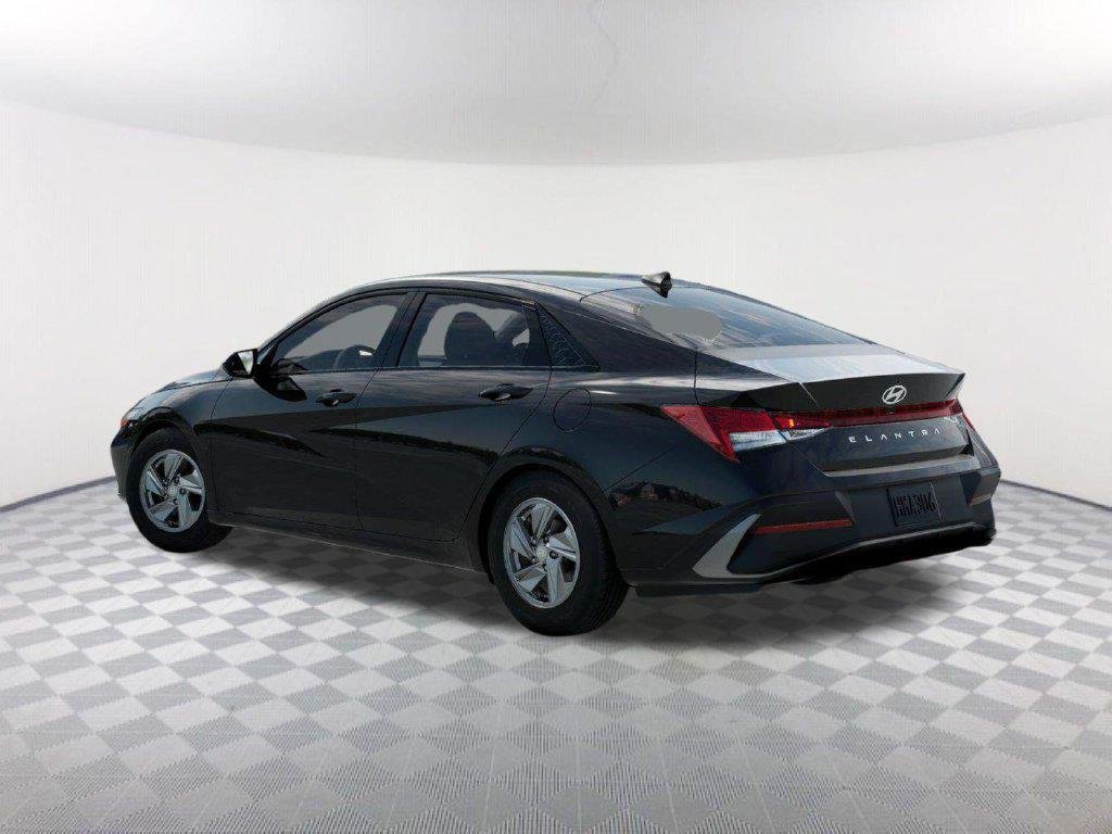 New 2026 Black Hyundai SE image 5