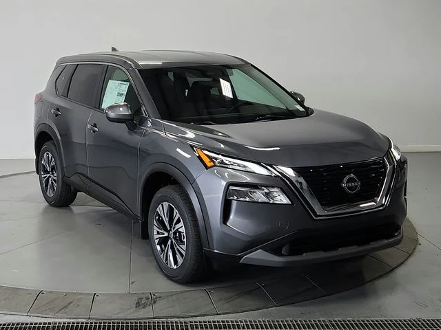 Used 2023 Gray Nissan SV image 8