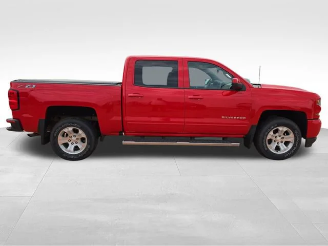 Used 2018 RED HOT Chevrolet LT image 9