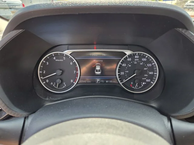 Used 2025 Gray Nissan SR image 33