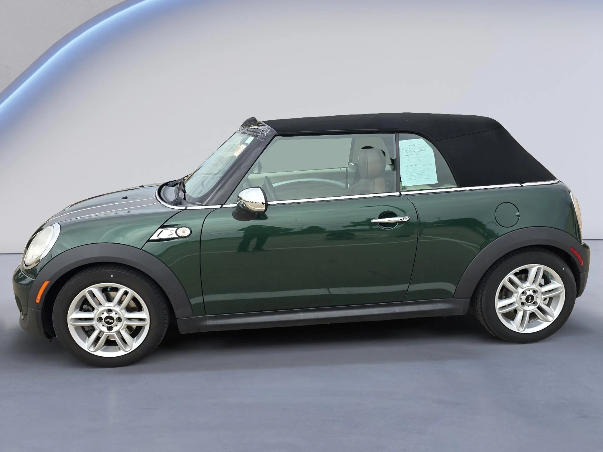 Used 2013 Green MINI S image 2