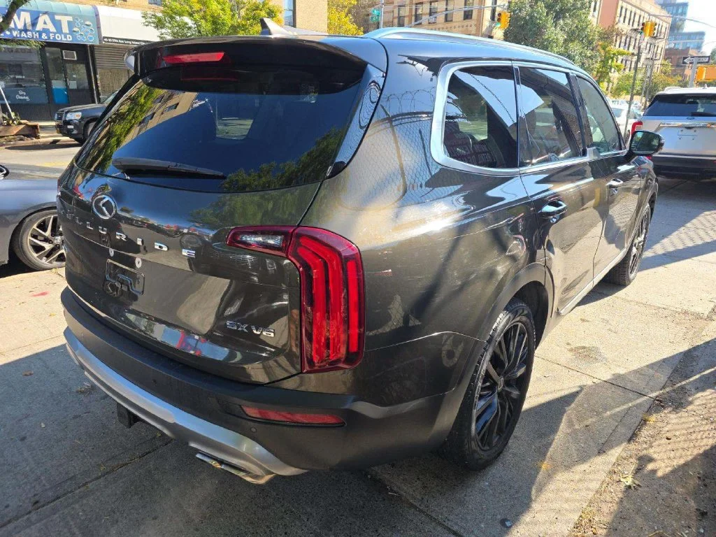 Used 2020 Dark Moss Kia SX image 4