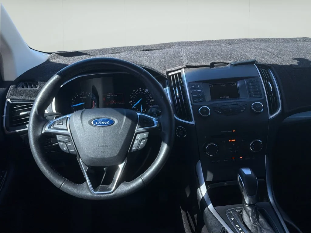 Used 2017 Gold Ford SEL image 9