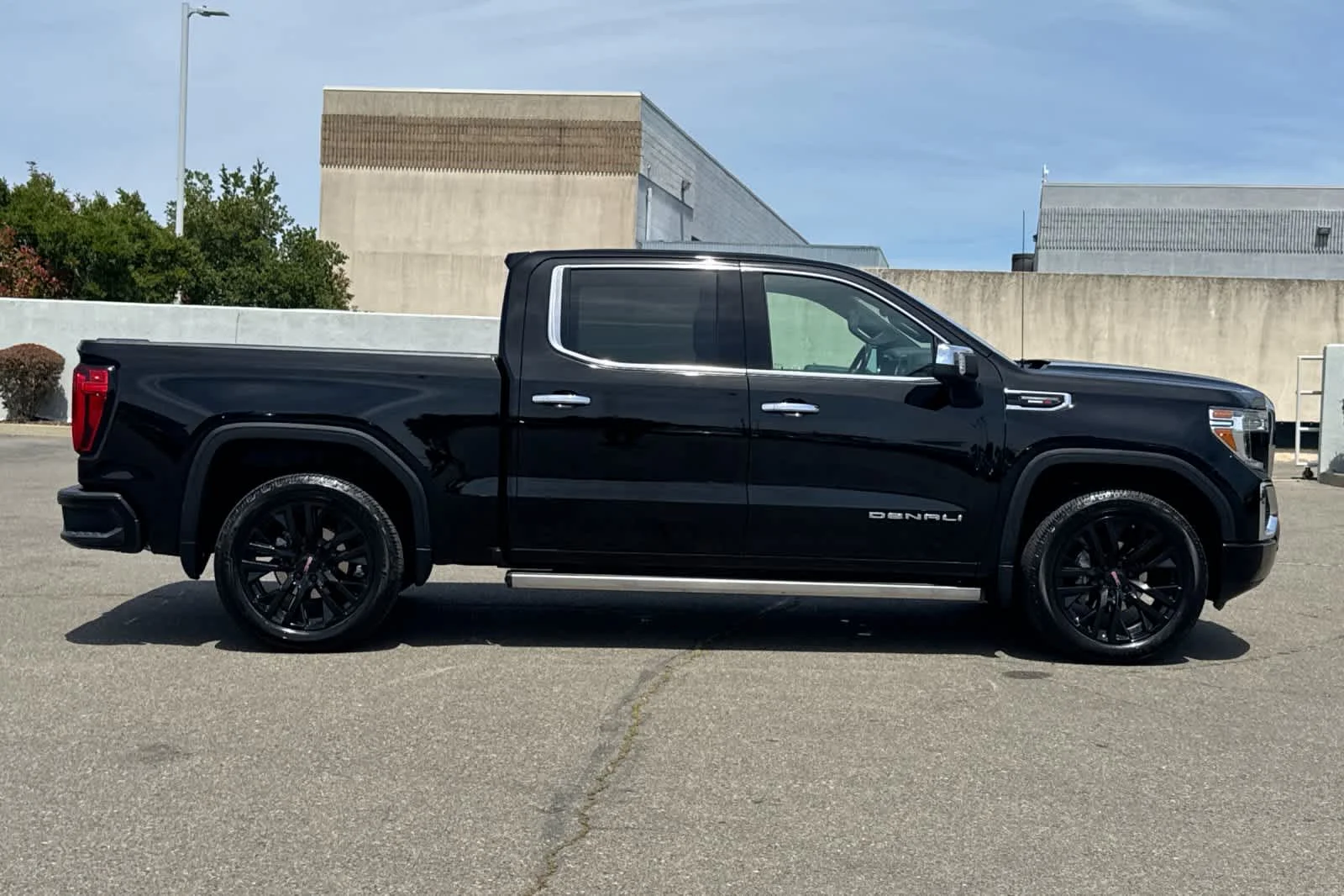 Used 2020 Onyx Black GMC Denali image 6