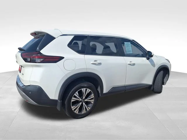 Used 2022 White Nissan SV image 8