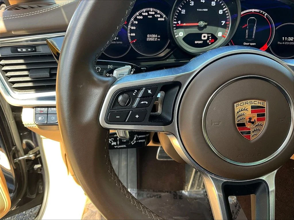 Used 2020  Porsche 4S image 11