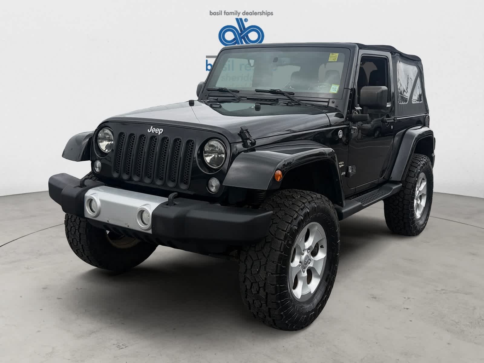 Used 2015 Black Clearcoat Jeep Sahara image 2