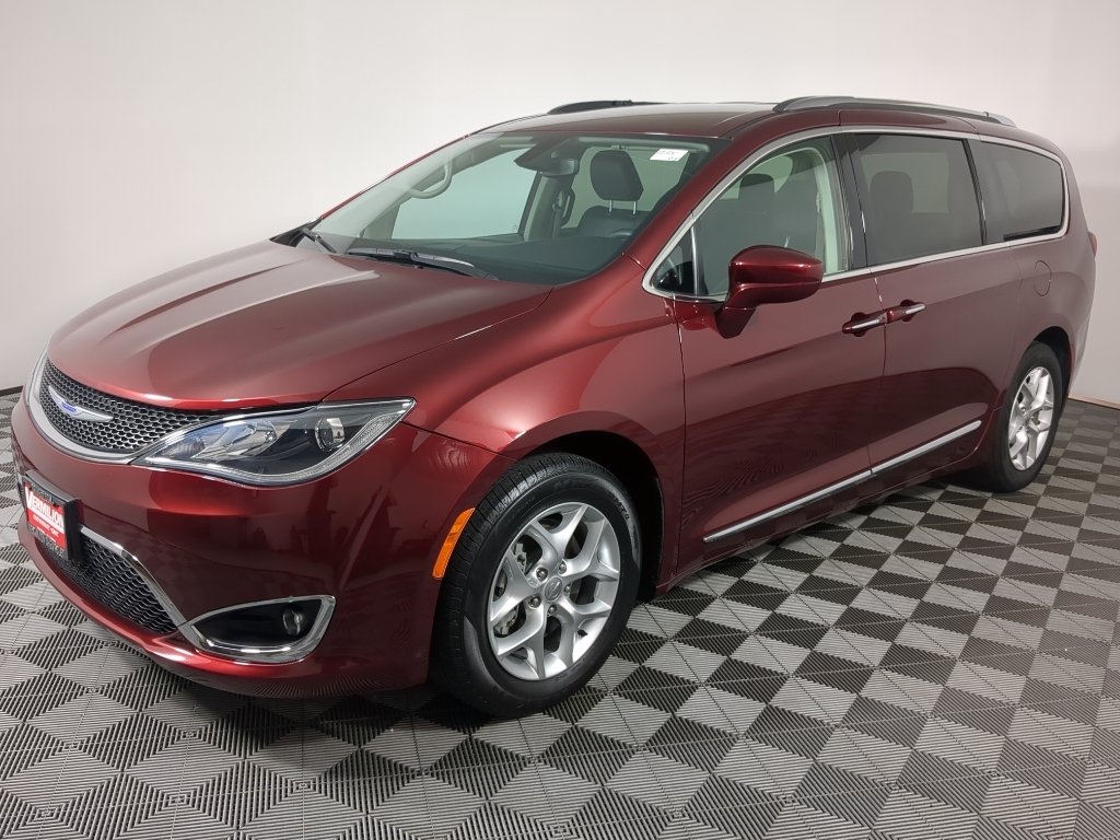 Used 2020 White Chrysler Touring L image 4