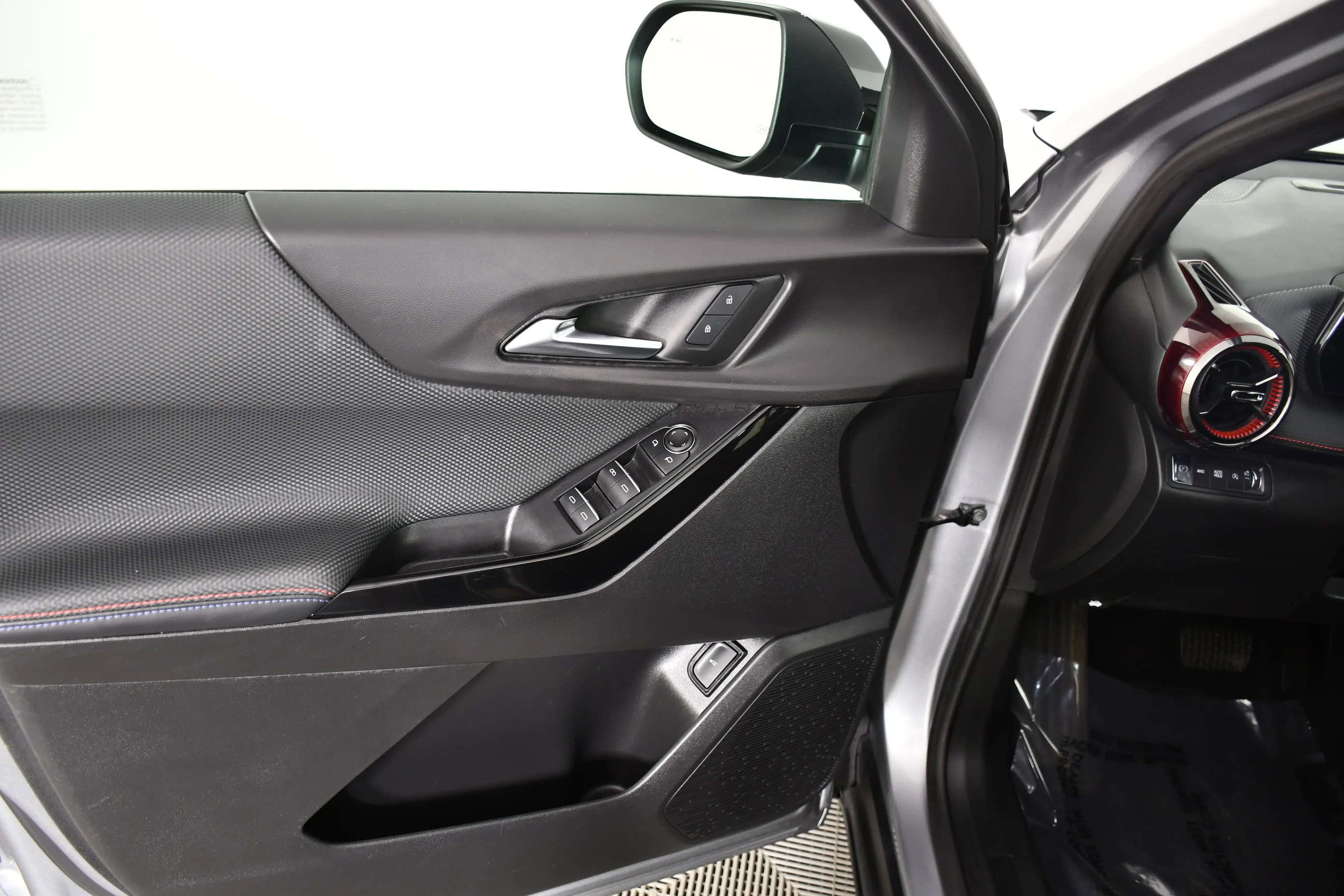 Used 2025 Sterling Gray Metallic Chevrolet AWD RS image 36