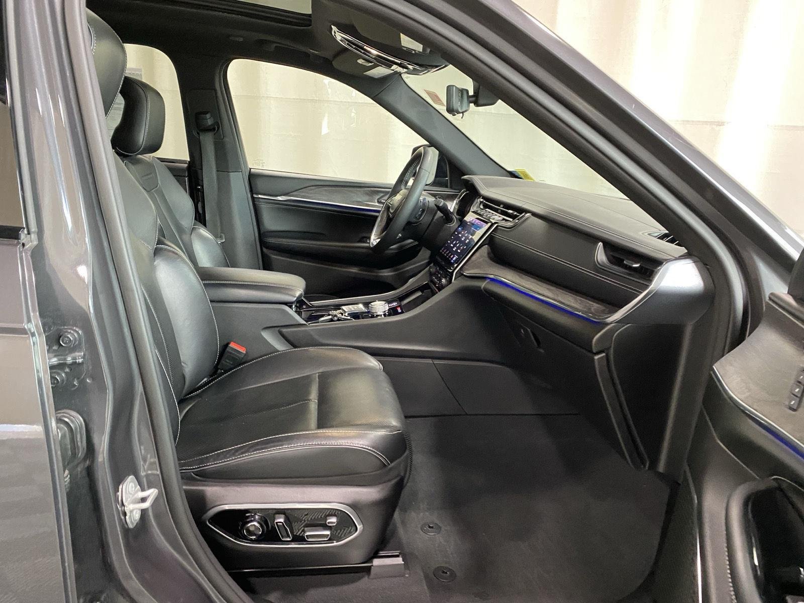 Used 2024 Baltic Gray Metallic Clearcoat Jeep Overland image 8