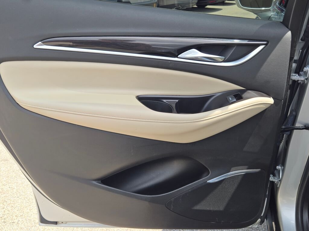Used 2018 Silver Buick Essence image 22
