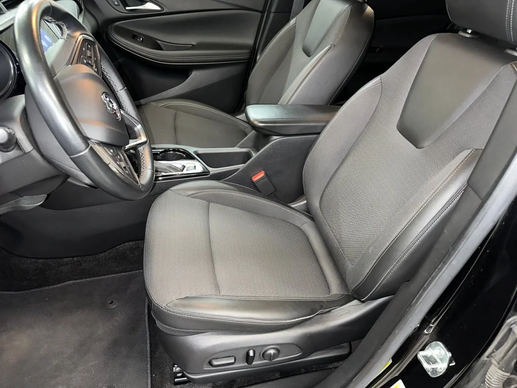 Used 2023 Ebony Twilight Metallic Buick Select image 5