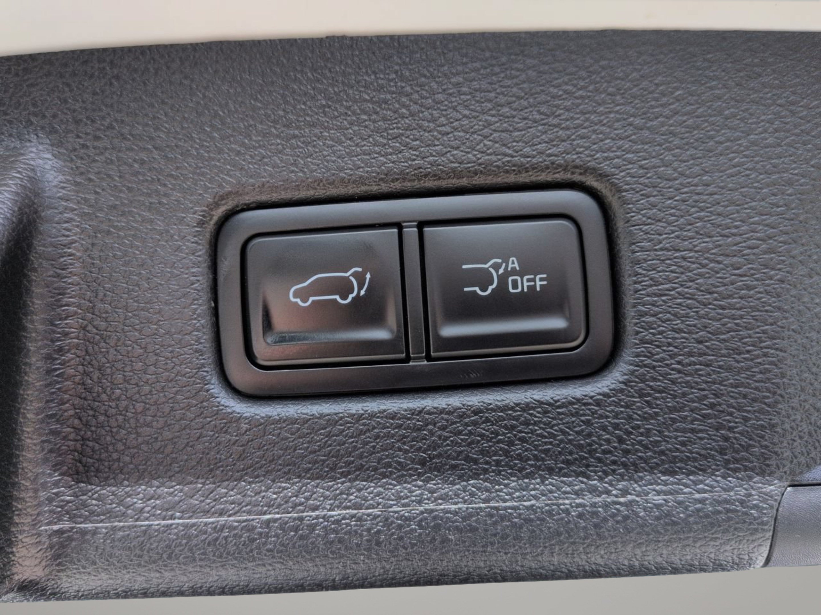 Certified Used 2025 Glacial White Pearl Kia EX image 18