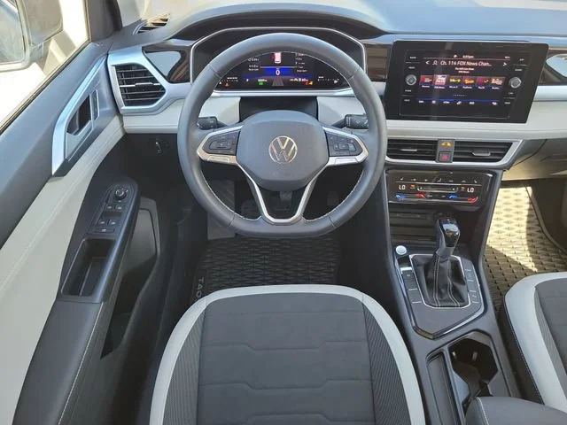 2025 Volkswagen Taos SE - Photo 9