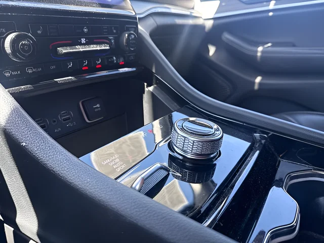 Used 2023 White Jeep Limited image 11