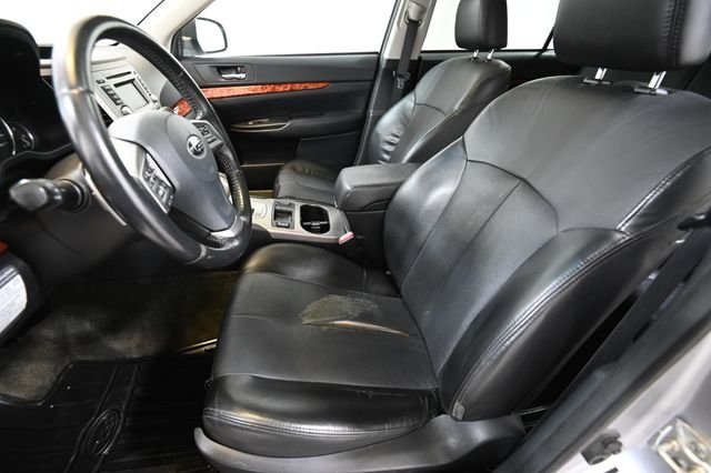 Used 2012 Silver Subaru 2.5i image 6