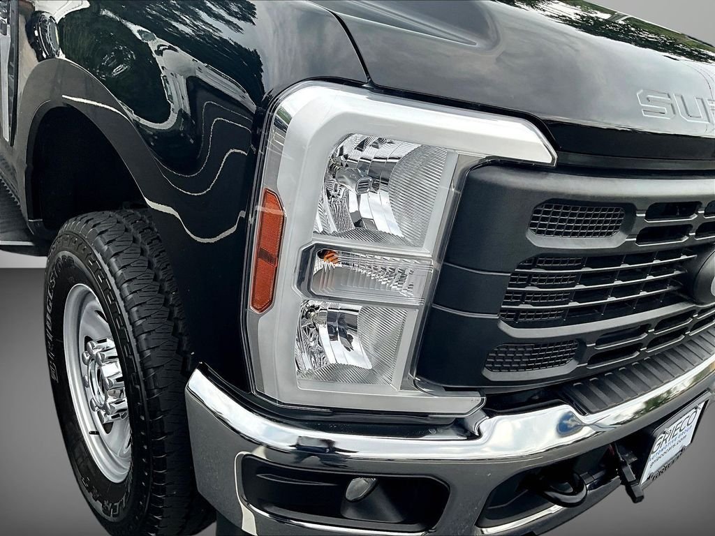 Used 2025 Black Ford XL image 27