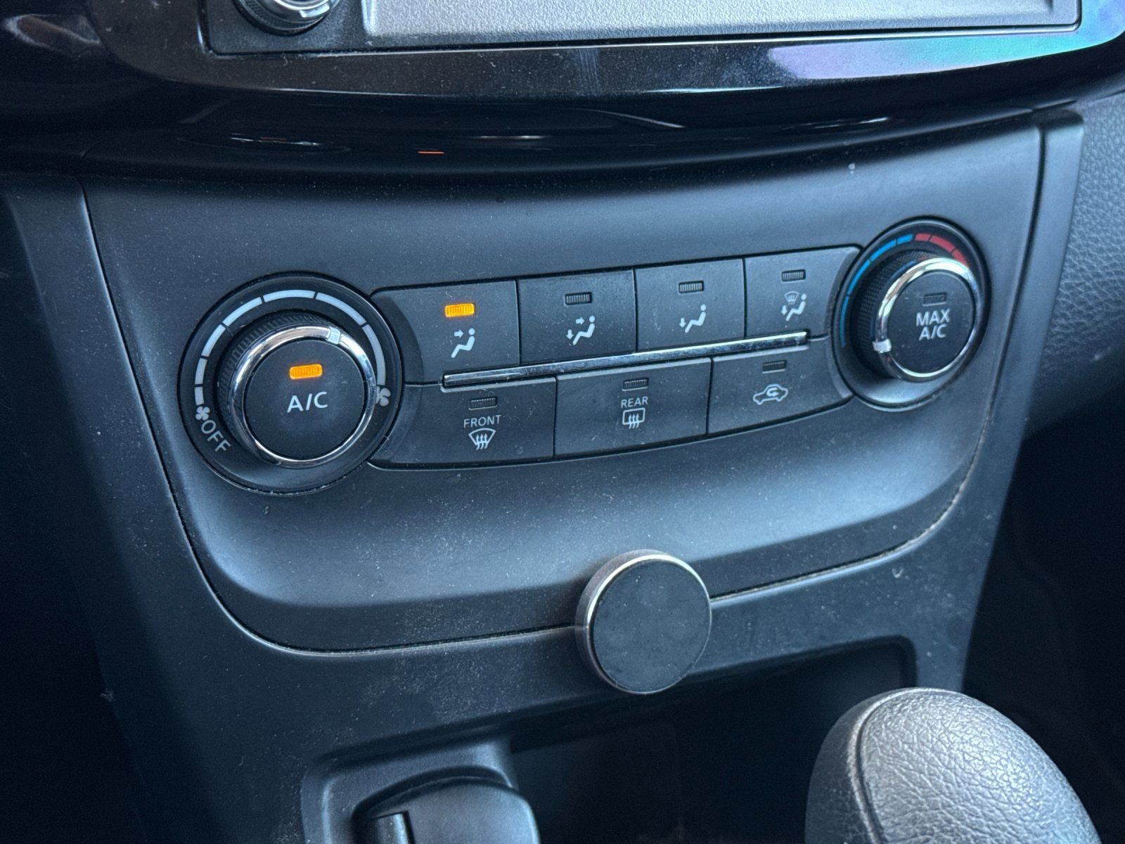 Used 2019 White Nissan S image 18