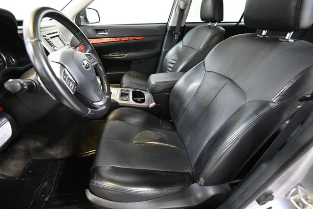 Used 2012 Silver Subaru 2.5i image 6