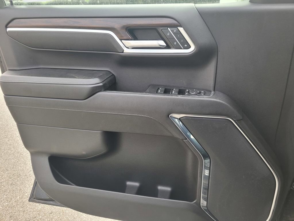 2024 GMC Sierra 1500 SLT - Photo 29