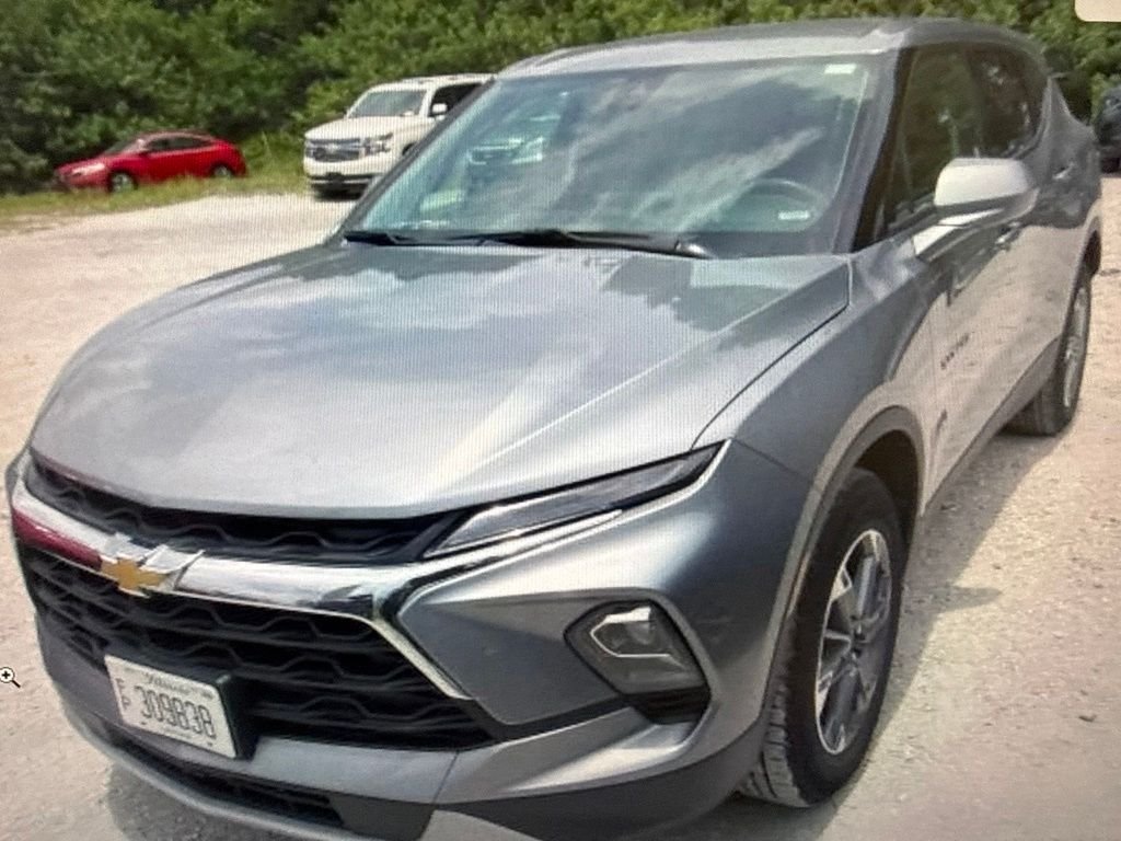 Used 2025 Gray Chevrolet LT image 2