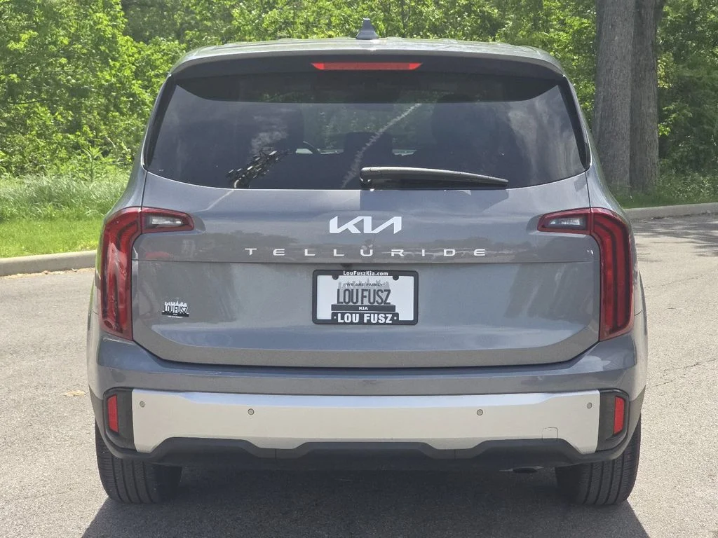 Used 2024 Silver Kia LX image 15