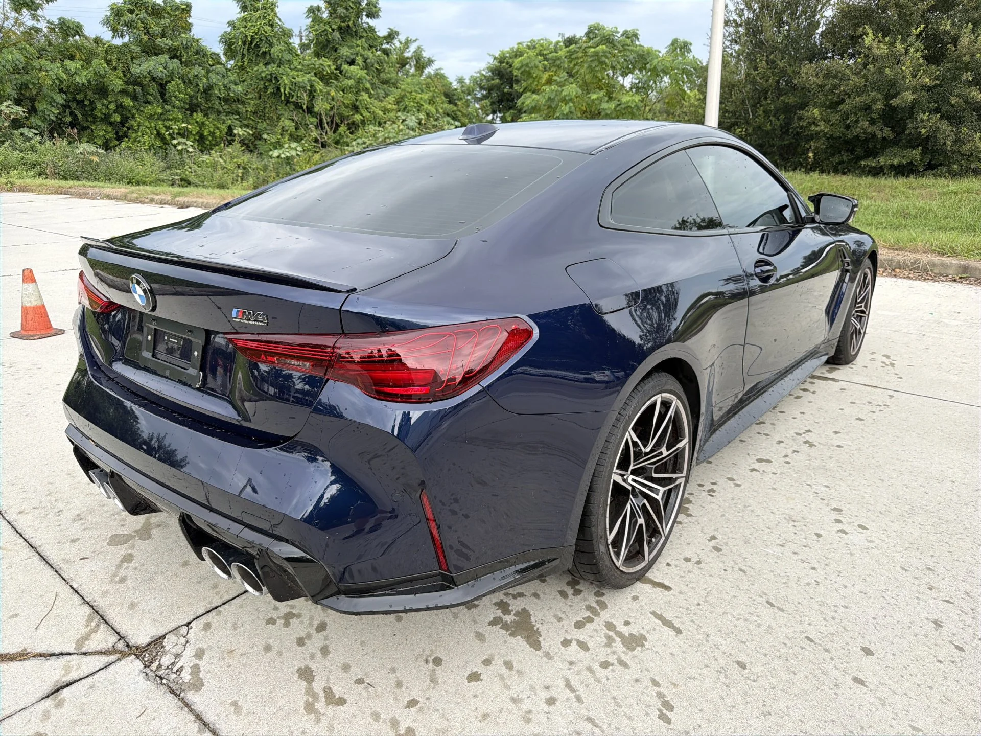 Used 2025 Tanzanite Blue II Metallic BMW Competition image 4