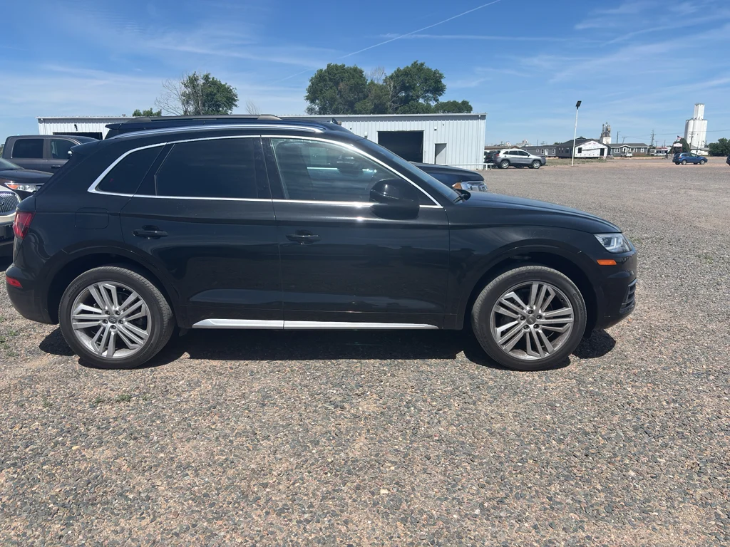 Used 2019 Brilliant Black Audi Premium Plus image 3