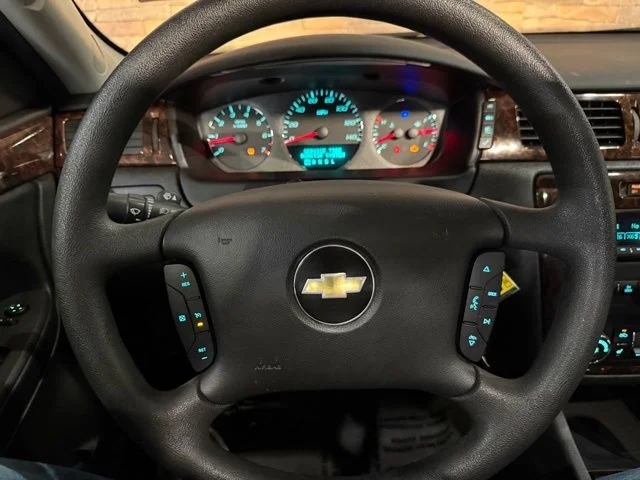Used 2015 Ashen Gray Metallic Chevrolet LTZ image 17