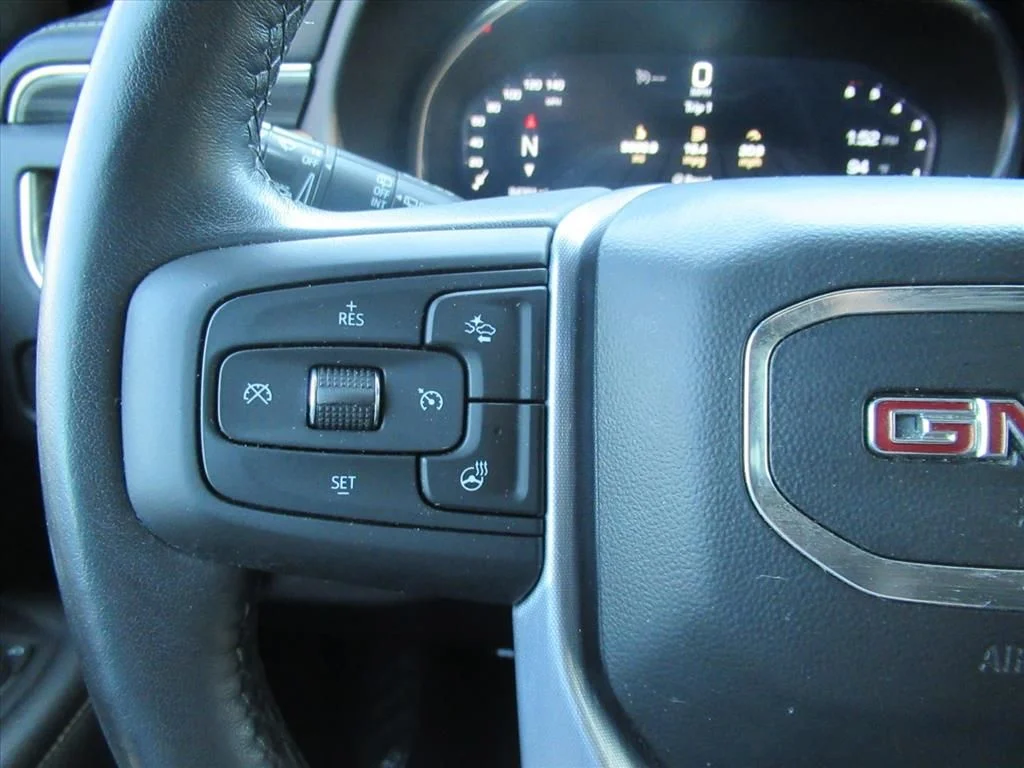 Used 2022 Black GMC SLT image 23
