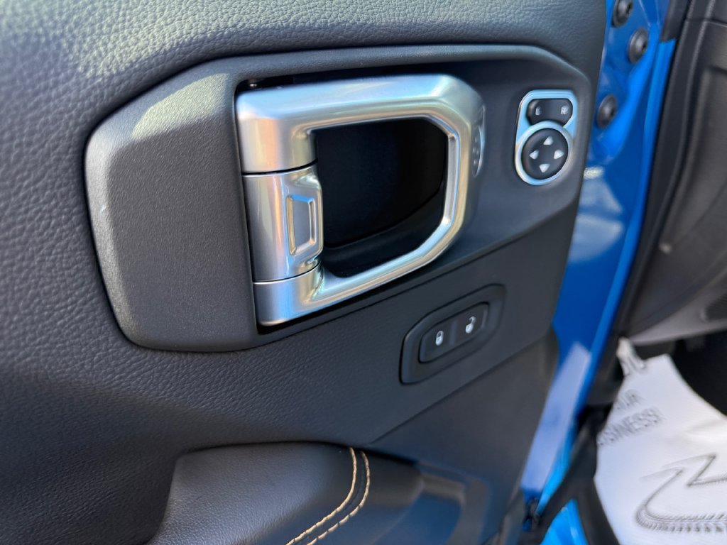 New 2027 Hydro Blue Pearl-Coat Paint Jeep Sahara image 11