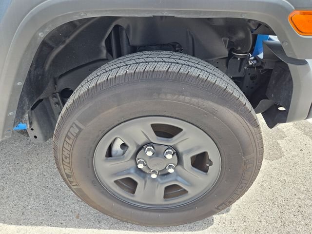 Used 2023 Blue Jeep Sport image 18