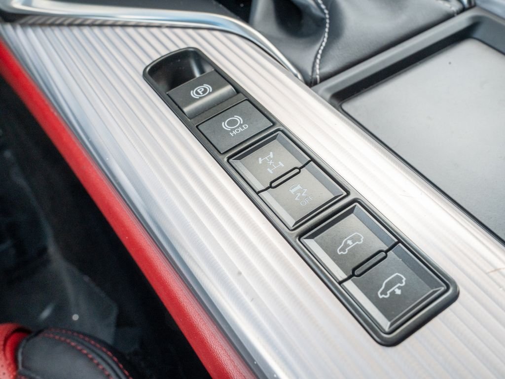 Used 2023 White Lexus 600 F SPORT image 31