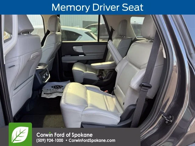 Used 2025 Dark Matter Gray Metallic Ford Active image 7