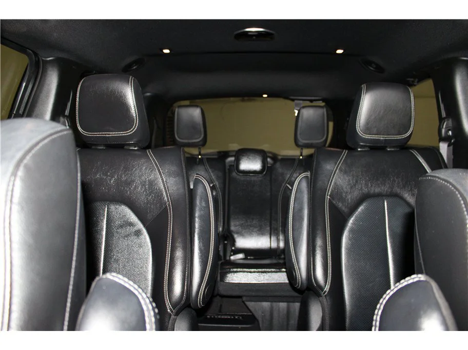 Used 2022 Brilliant Black Crystal Pearlcoat Chrysler Hybrid Touring L image 29