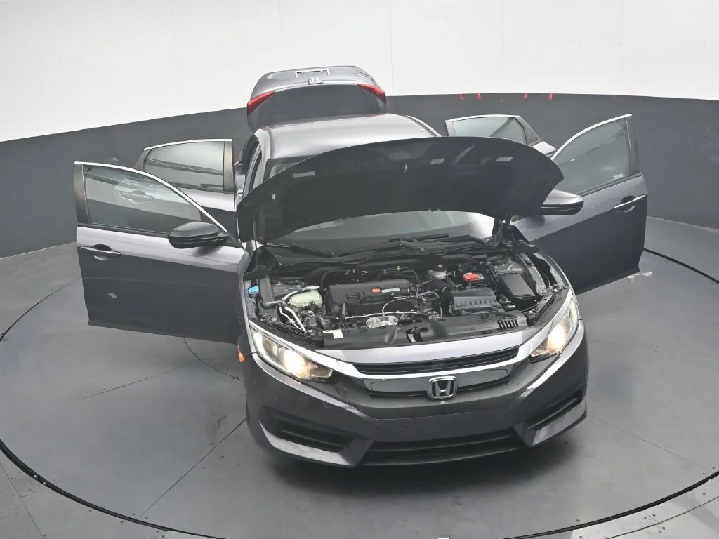 Certified Used 2018 Lunar Silver Metallic Honda LX image 39