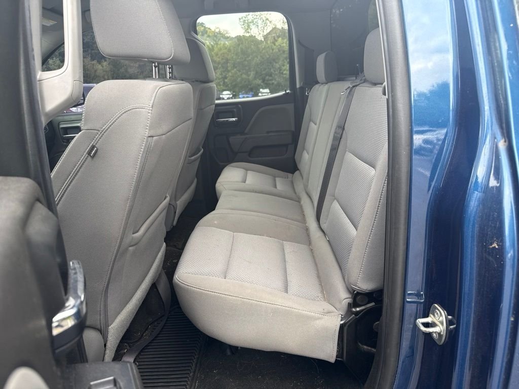 Used 2017  GMC Base image 6
